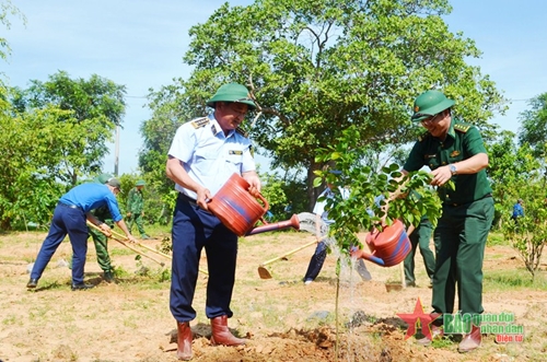Trồng 2000 cây xanh kỷ niệm 132 năm Ngày sinh Chủ tịch Hồ Chí Minh

